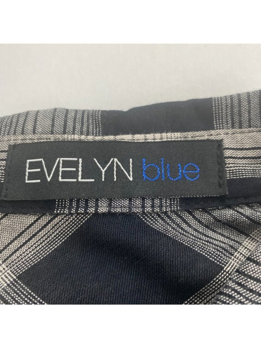 EVELYN Blue Women's Plaid Long Sleeve  Blouse Top Size Medium Lightweig Casual - Picture 3 of 10